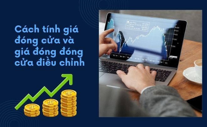 Người dùng đang chỉ vào biểu đồ tài chính trên màn hình laptop, bên cạnh là cốc cà phê.