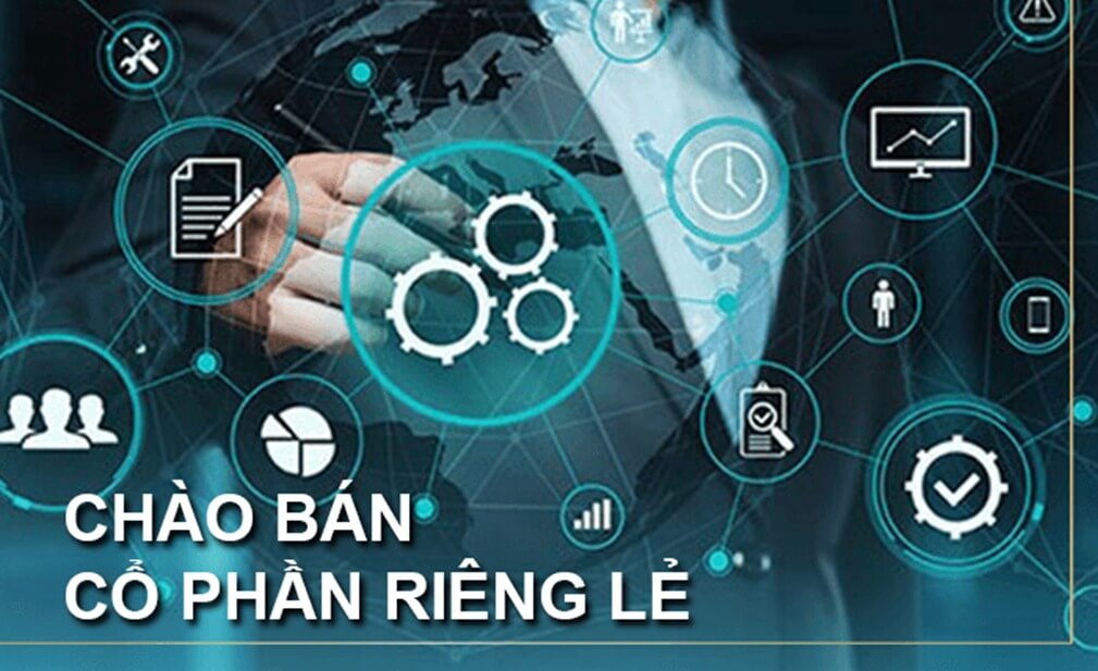 Người mặc vest đang chạm vào các biểu tượng kỹ thuật số, với dòng chữ "Chào bán cổ phần riêng lẻ".
