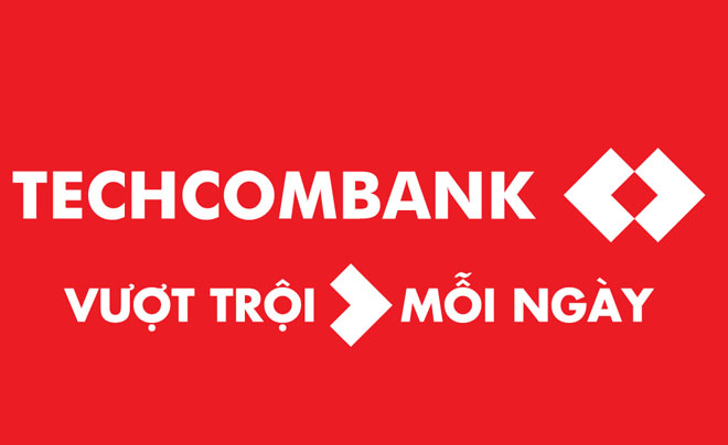 Logo ngân hàng với nền đỏ, chữ trắng "TECHCOMBANK" và khẩu hiệu "Vượt trội mỗi ngày".